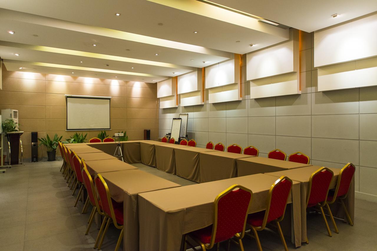 Metropolo, Zhenjiang, Railway Station Wanda Plaza Hotel Zhenjiang  Exterior foto