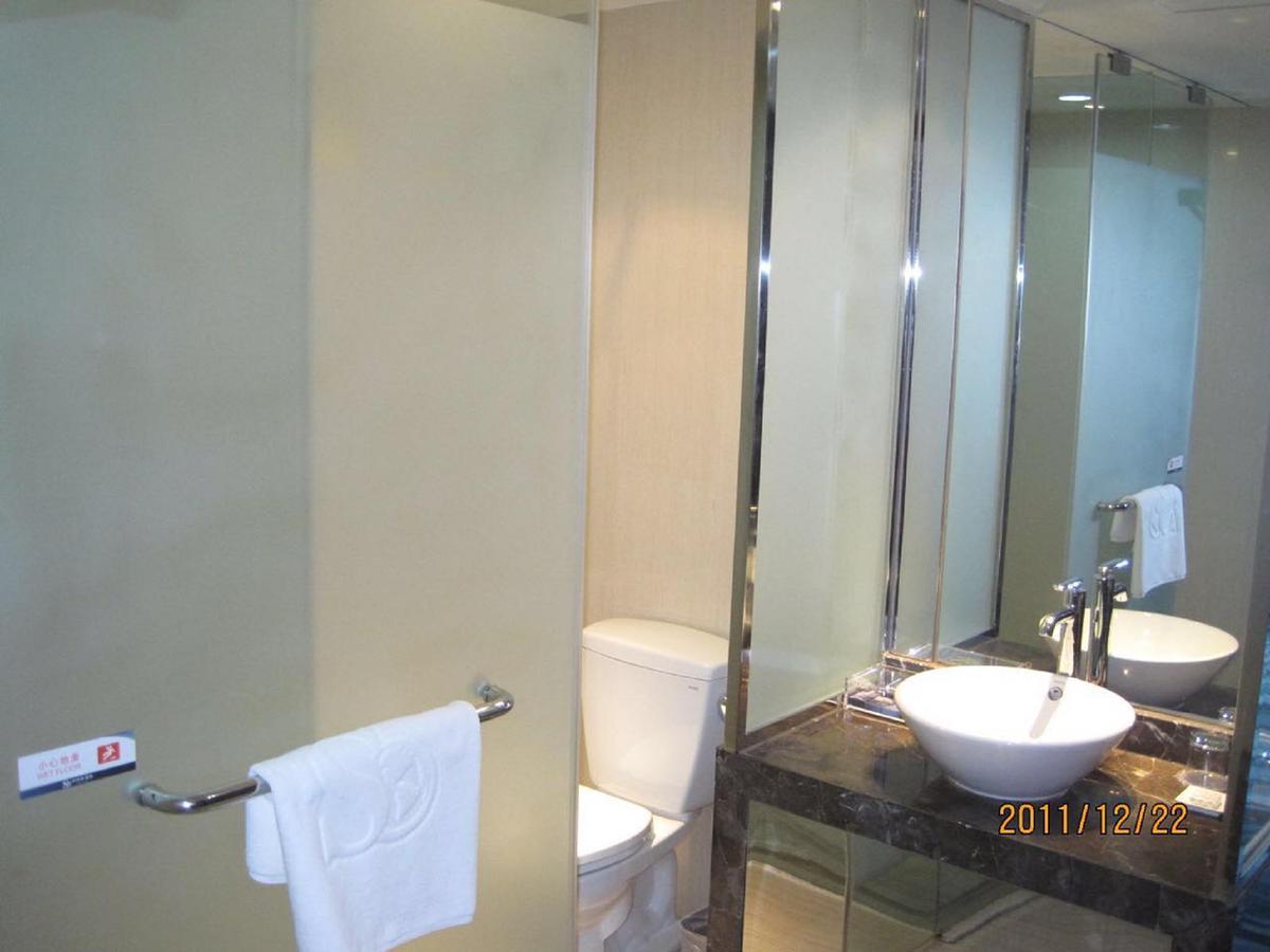 Metropolo, Zhenjiang, Railway Station Wanda Plaza Hotel Zhenjiang  Exterior foto
