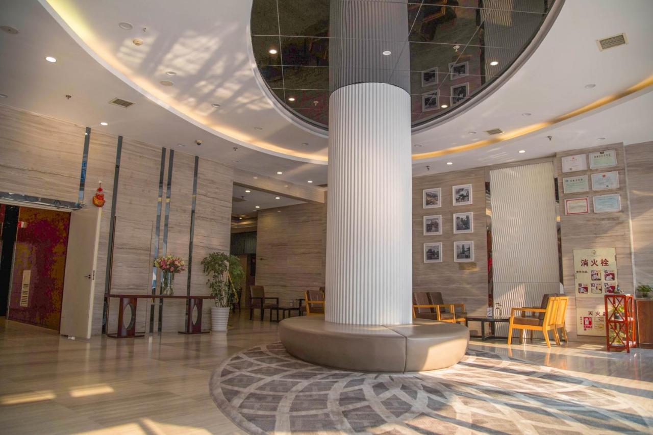 Metropolo, Zhenjiang, Railway Station Wanda Plaza Hotel Zhenjiang  Exterior foto